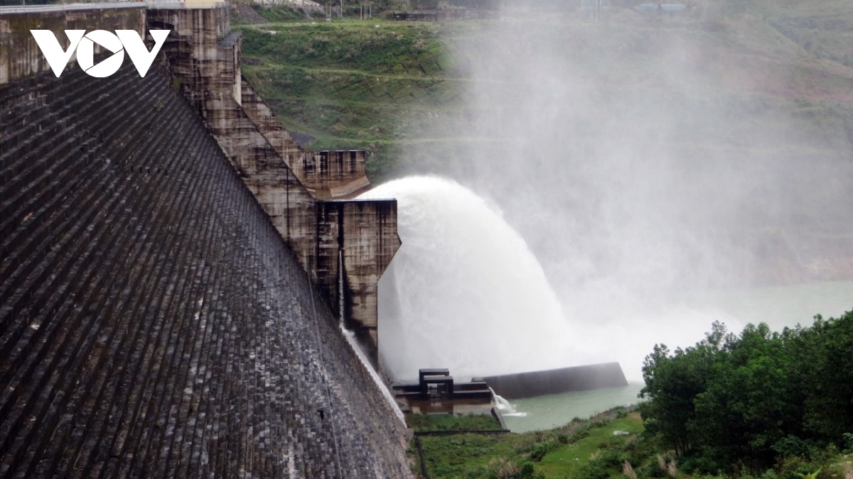 Quảng Nam yêu cầu các thủy điện điều tiết hạ mực nước hồ